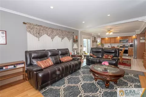 4 Taurus Ct, Edison, NJ 08820 photo 11