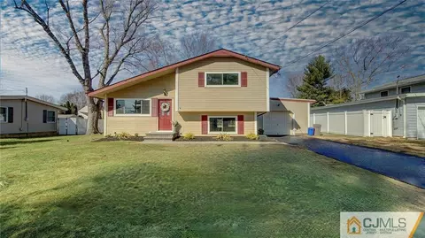45 Middlesex Rd, Matawan, NJ 07747 photo 1