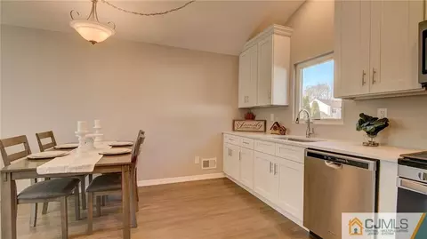 45 Middlesex Rd, Matawan, NJ 07747 photo 9