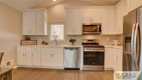 45 Middlesex Rd, Matawan, NJ 07747 photo 8