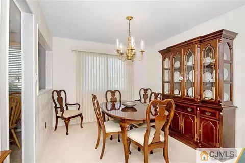24 Princeton Dr, Middlesex, NJ 08846 photo 6