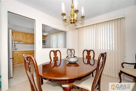 24 Princeton Dr, Middlesex, NJ 08846 photo 7