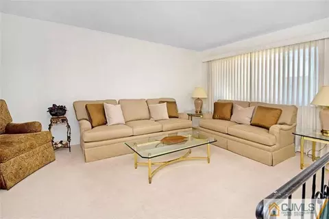 24 Princeton Dr, Middlesex, NJ 08846 photo 5