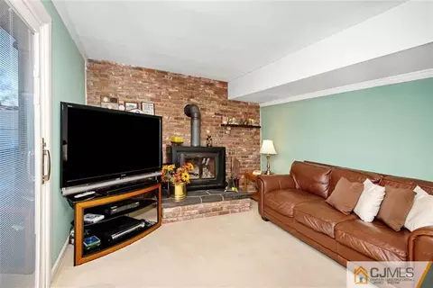 24 Princeton Dr, Middlesex, NJ 08846 photo 20