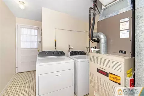 24 Princeton Dr, Middlesex, NJ 08846 photo 25