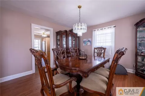 437 Runyon Ave, Middlesex, NJ 08846 photo 13