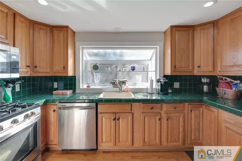 136 Main St, Helmetta, NJ 08828 photo 6