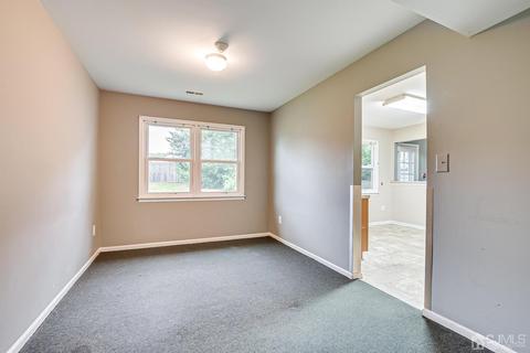 46 Roxy Ave, Edison, NJ 08820 photo 9