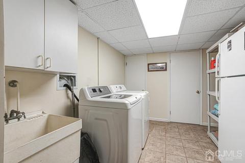 562 W Pershing Ave, Middlesex, NJ 08846 photo 21