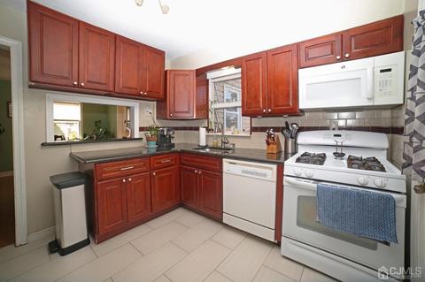 224 Greene Ave, Middlesex, NJ 08846 photo 9