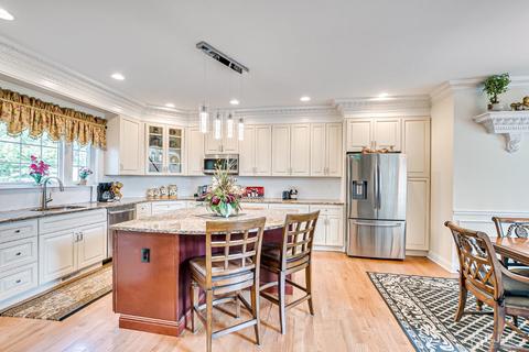 164 Parsonage Rd, Edison, NJ 08837 photo 5