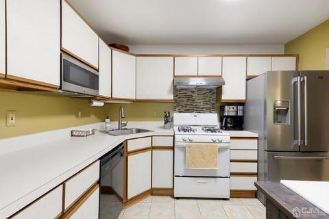 910 Meadow Ct, Helmetta, NJ 08828 photo 6