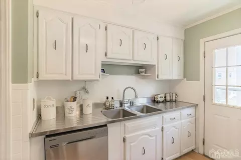93 N Third St NE, Edison, NJ 08837 photo 10