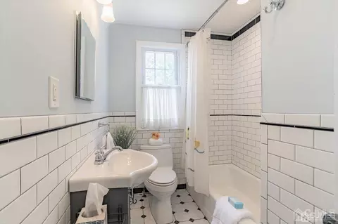 93 N Third St NE, Edison, NJ 08837 photo 12