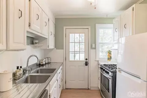 93 N Third St NE, Edison, NJ 08837 photo 11