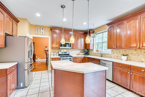 65 Calvert Ave E, Edison, NJ 08820 photo 14