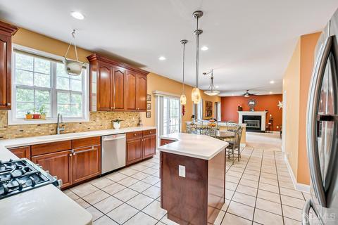 65 Calvert Ave E, Edison, NJ 08820 photo 12