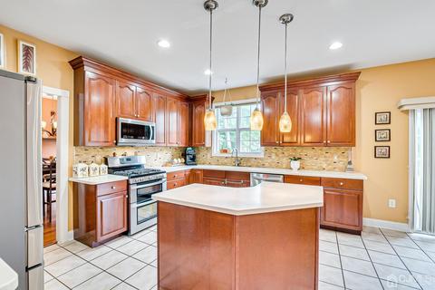 65 Calvert Ave E, Edison, NJ 08820 photo 13