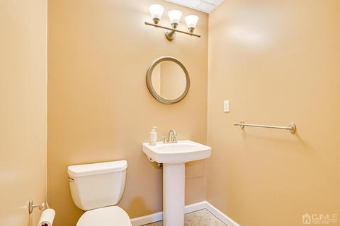 65 Calvert Ave E, Edison, NJ 08820 photo 49