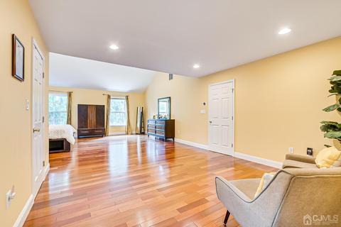 65 Calvert Ave E, Edison, NJ 08820 photo 33