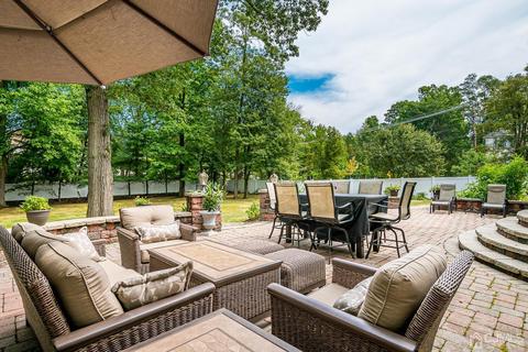 65 Calvert Ave E, Edison, NJ 08820 photo 50