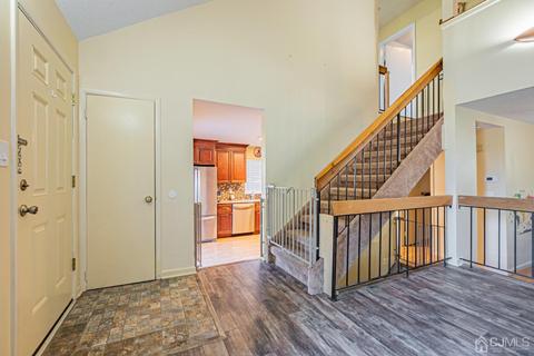 67 Westgate Dr, Edison, NJ 08820 photo 4
