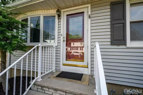 56 Beech St, Edison, NJ 08817 photo 1