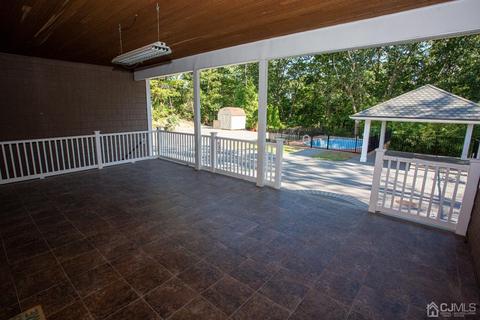 40 Coyle St, Parlin, NJ 08859 photo 9