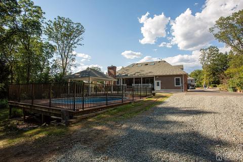 40 Coyle St, Parlin, NJ 08859 photo 7