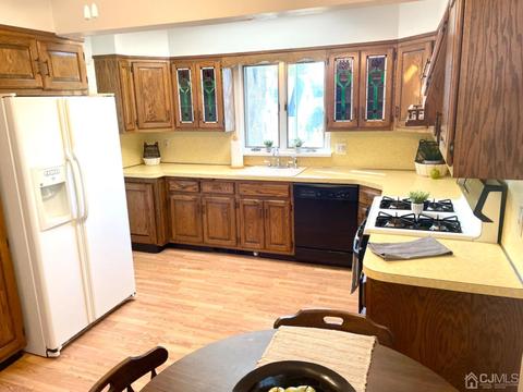 65 Third St, Edison, NJ 08837 photo 16