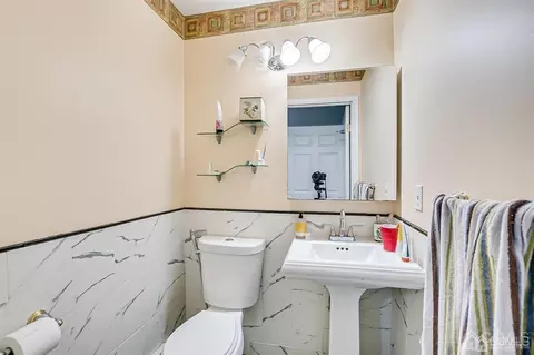 2 Lyons Ln, Edison, NJ 08820 photo 13