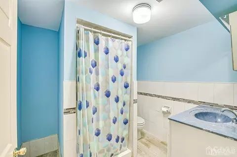 2 Lyons Ln, Edison, NJ 08820 photo 22