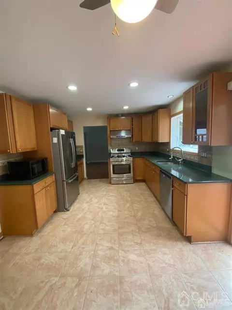 2 Lyons Ln, Edison, NJ 08820 photo 33