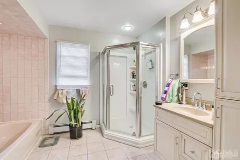 2 Lyons Ln, Edison, NJ 08820 photo 5