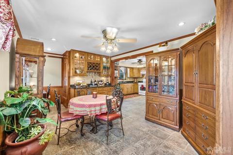 2 Mohawk Ave, Middlesex, NJ 08846 photo 9