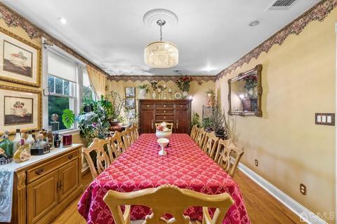 2 Mohawk Ave, Middlesex, NJ 08846 photo 6