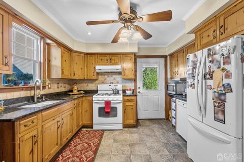 2 Mohawk Ave, Middlesex, NJ 08846 photo 7