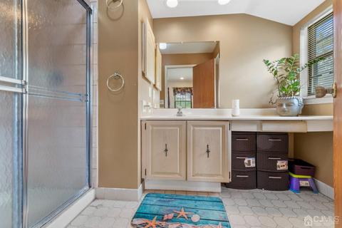 301 Maplecrest Rd, Edison, NJ 08820 photo 13