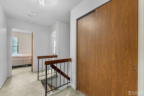 301 Maplecrest Rd, Edison, NJ 08820 photo 12