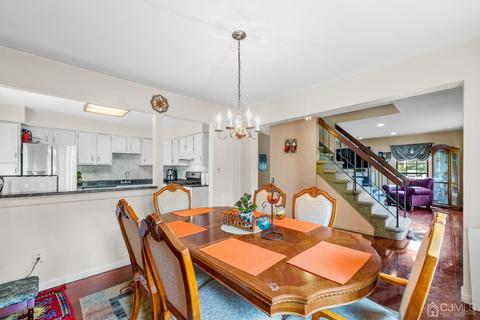 301 Maplecrest Rd, Edison, NJ 08820 photo 5