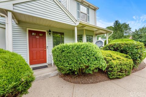 301 Maplecrest Rd, Edison, NJ 08820 photo 1
