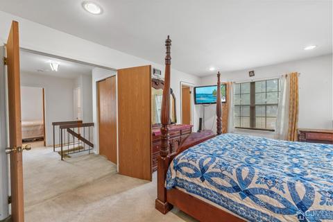 301 Maplecrest Rd, Edison, NJ 08820 photo 14