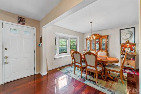 301 Maplecrest Rd, Edison, NJ 08820 photo 3