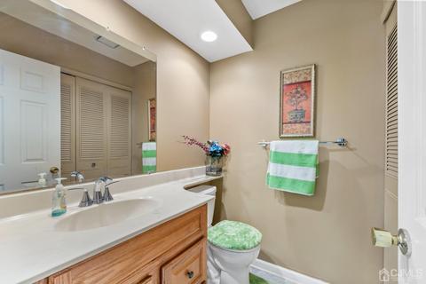 301 Maplecrest Rd, Edison, NJ 08820 photo 8