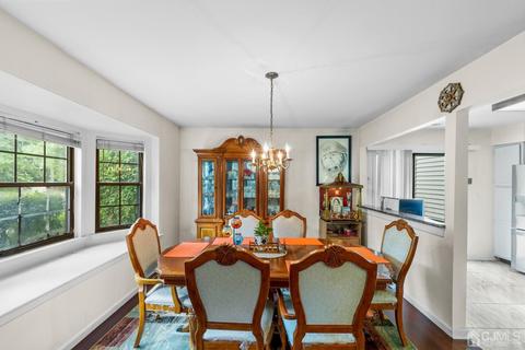301 Maplecrest Rd, Edison, NJ 08820 photo 4
