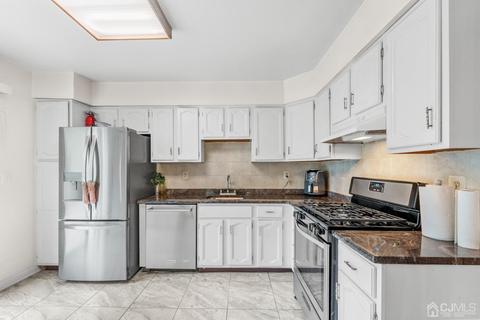 301 Maplecrest Rd, Edison, NJ 08820 photo 6
