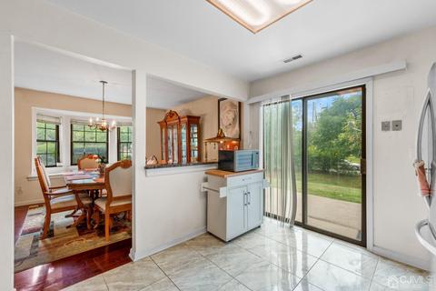 301 Maplecrest Rd, Edison, NJ 08820 photo 7
