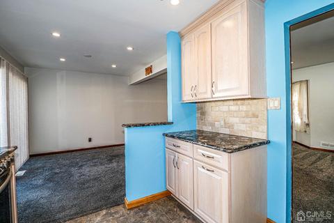 22 Hill Rd, Edison, NJ 08817 photo 8