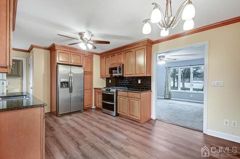 131 Third St, Middlesex, NJ 08846 photo 7