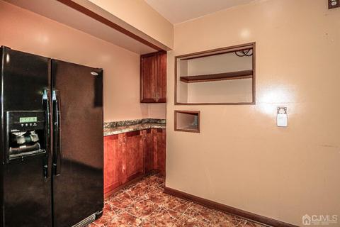 80 Calvert Ave, Edison, NJ 08820 photo 17
